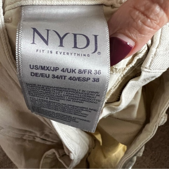 NYDJ Lift Tuck Technology Linen Blend Bermuda Shorts - Picture 8 of 8